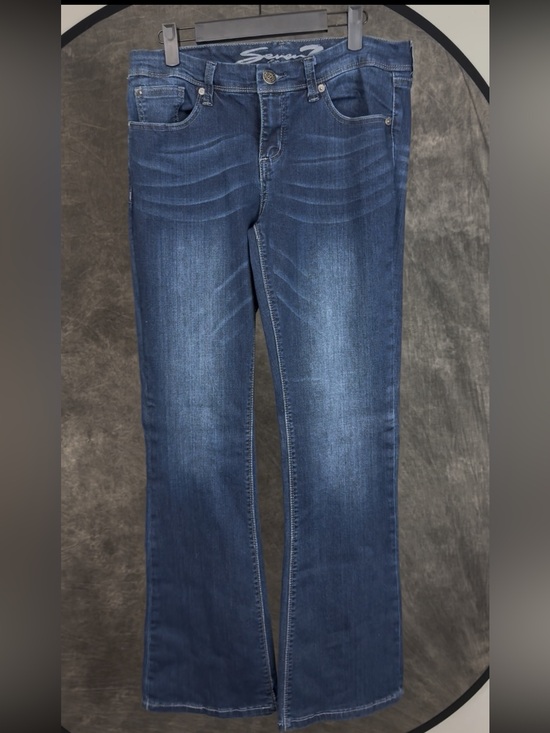 Seven7 Denim - Seven7 Size 10 | Dark Wash Bootcut Jeans w/ Embellished Back Pockets